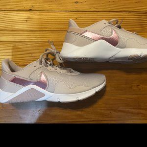 Nike Legend Essential 2, size 10, brand new never been worn